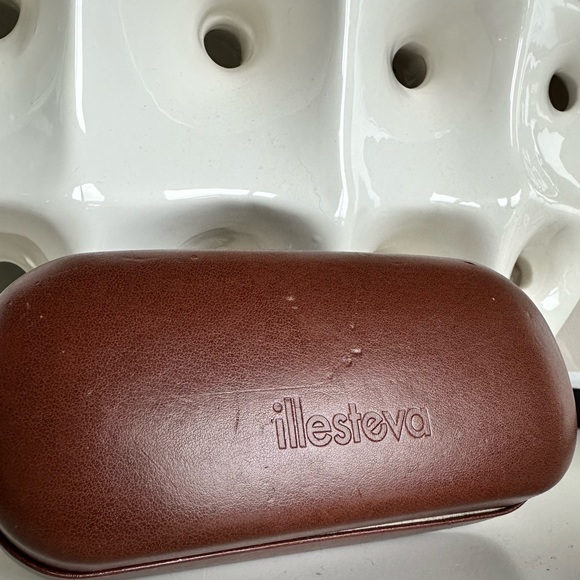 Illesteva Leonard Sunglasses in Horn/Aqua Green - Picture 5 of 8